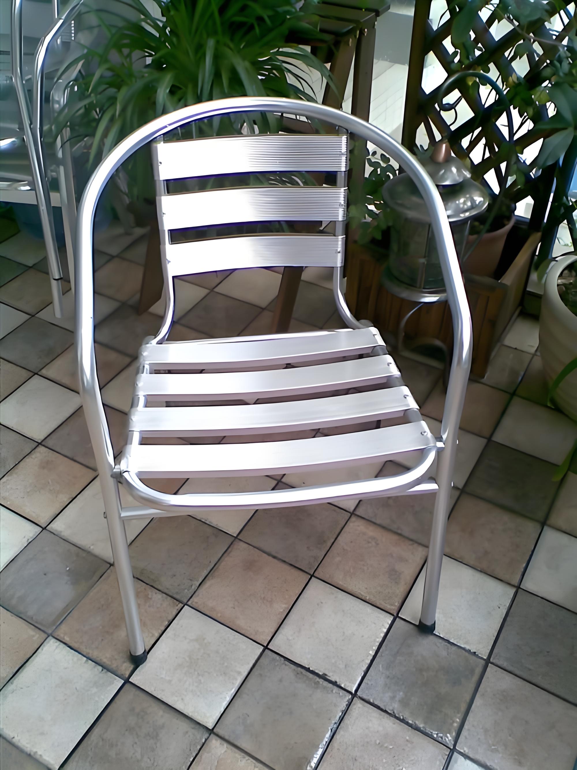 Aplikasi saka bahan aluminium ing kursi